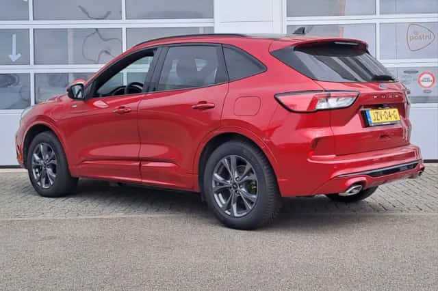 Ford Kuga (2022) thumbnail 3