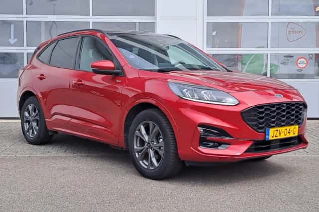 Ford Kuga (2022) thumbnail 4