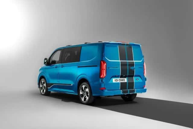 Ford E-Transit Custom (2025) thumbnail 2
