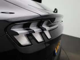 Ford Mustang Mach-E (2021) thumbnail 52