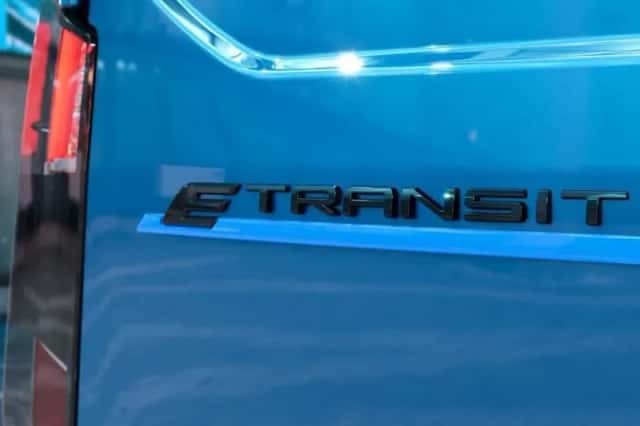 Ford E-Transit Courier (2025) thumbnail 5