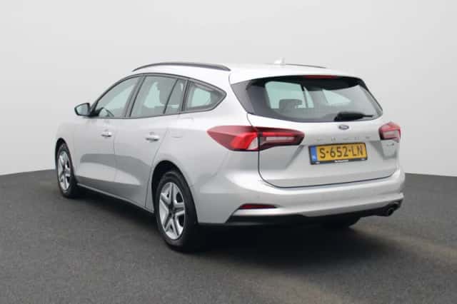 Ford Focus (2023) thumbnail 2