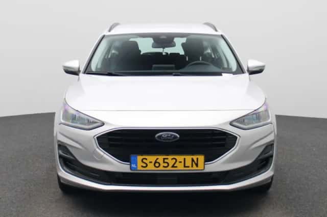 Ford Focus (2023) thumbnail 3