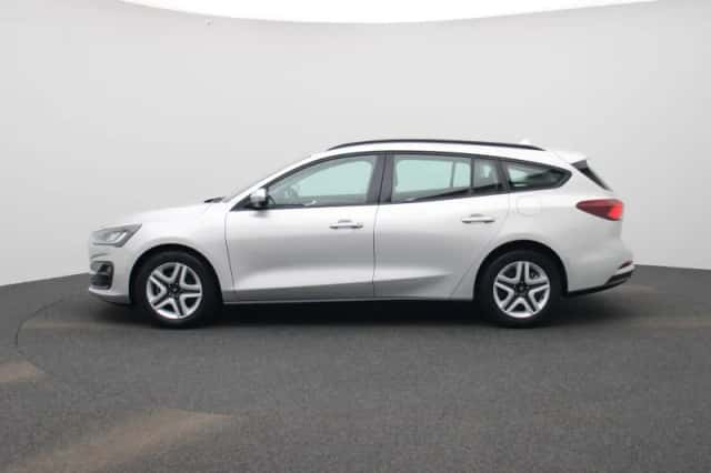 Ford Focus (2023) thumbnail 4