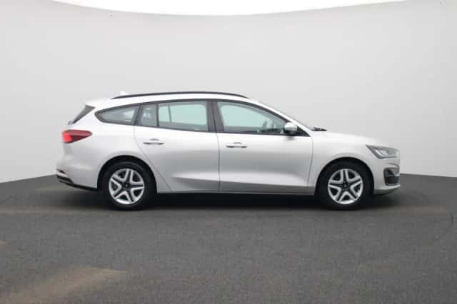 Ford Focus (2023) thumbnail 6