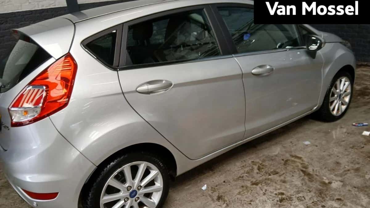 Ford Fiesta — foto 1