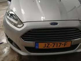 Ford Fiesta (2016) thumbnail 3