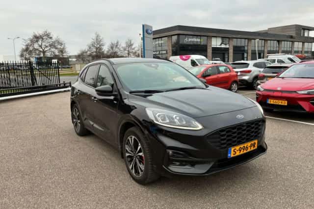 Ford Kuga (2023) thumbnail 5