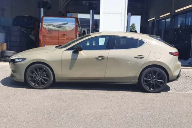 Mazda 3 (2024) thumbnail 2