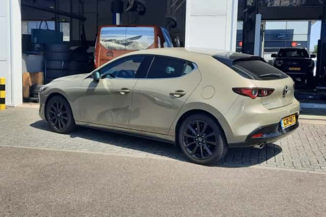 Mazda 3 (2024) thumbnail 3