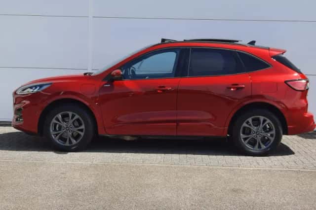 Ford Kuga (2022) thumbnail 2