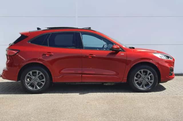 Ford Kuga (2022) thumbnail 4
