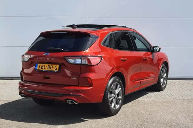 Ford Kuga (2022) thumbnail 5