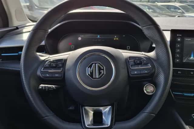 MG MG5 (2023) thumbnail 6