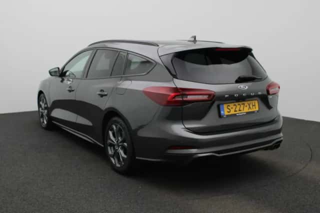 Ford Focus (2023) thumbnail 2