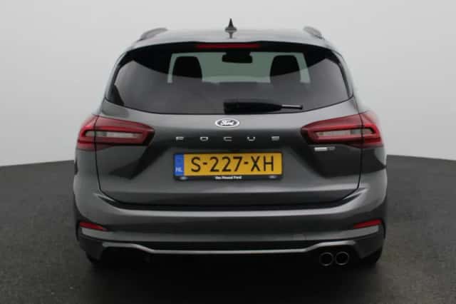 Ford Focus (2023) thumbnail 5