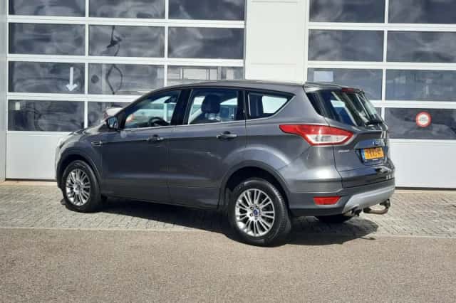 Ford Kuga (2013) thumbnail 3