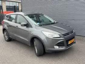 Ford Kuga (2013) thumbnail 4