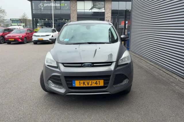 Ford Kuga (2013) thumbnail 6