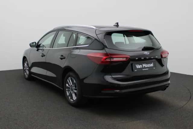 Ford Focus (2023) thumbnail 2