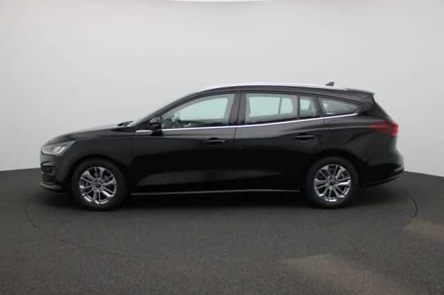 Ford Focus (2023) thumbnail 4