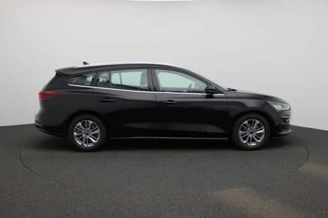 Ford Focus (2023) thumbnail 6