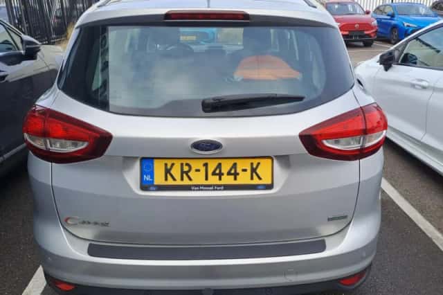 Ford C-Max (2016) thumbnail 3
