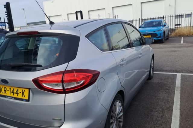 Ford C-Max (2016) thumbnail 4