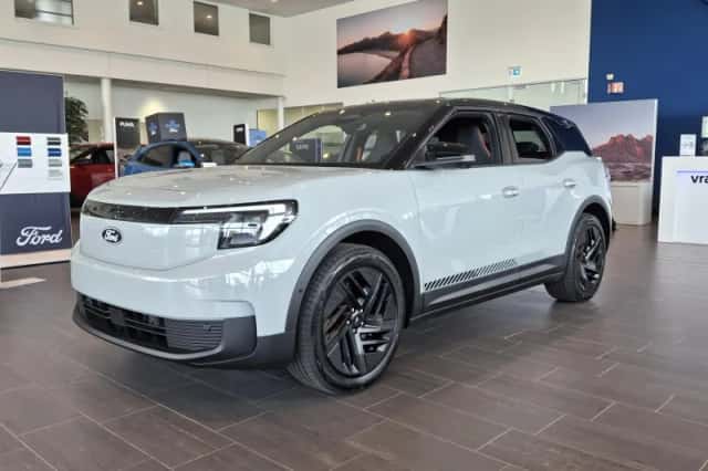 Ford Explorer (2026) thumbnail 3