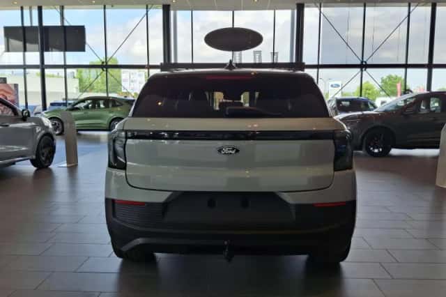 Ford Explorer (2026) thumbnail 6