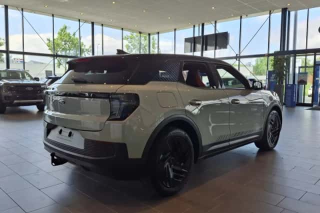 Ford Explorer (2026) thumbnail 7