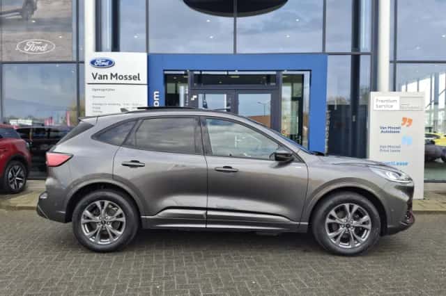 Ford Kuga (2022) thumbnail 4
