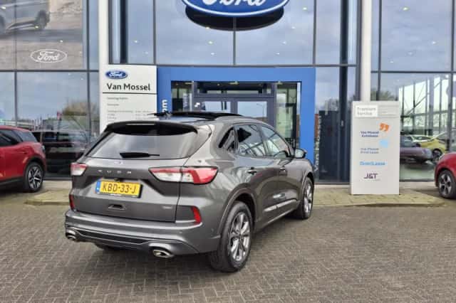 Ford Kuga (2022) thumbnail 5