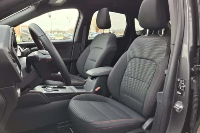 Ford Kuga (2022) thumbnail 8