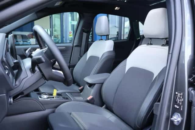 Ford Kuga (2026) thumbnail 3