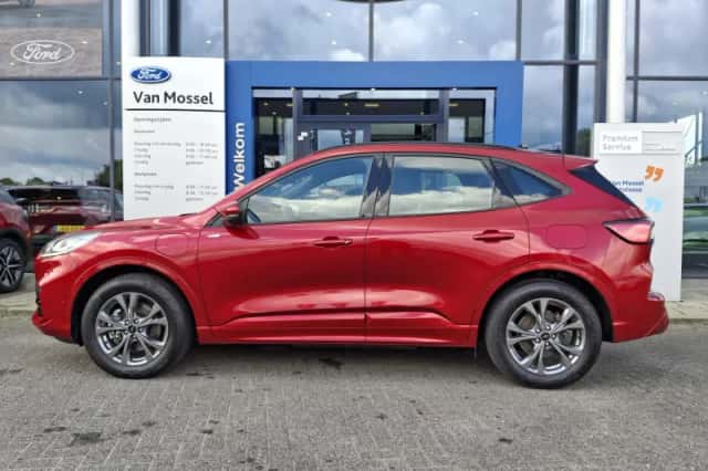 Ford Kuga (2021) thumbnail 3