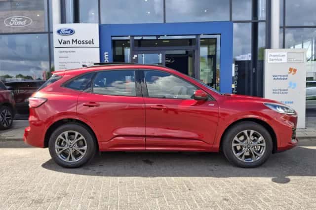 Ford Kuga (2021) thumbnail 4
