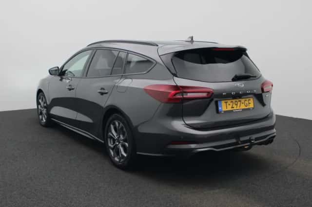 Ford Focus (2023) thumbnail 2