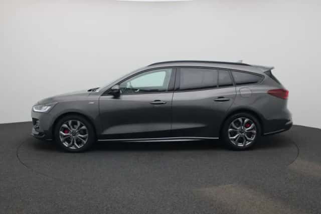 Ford Focus (2023) thumbnail 4