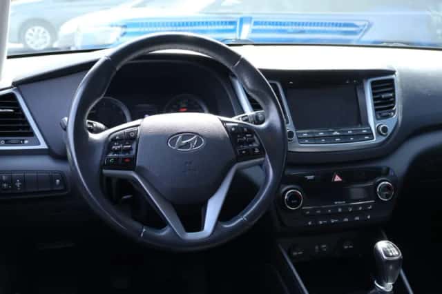 Hyundai Tucson (2017) thumbnail 4
