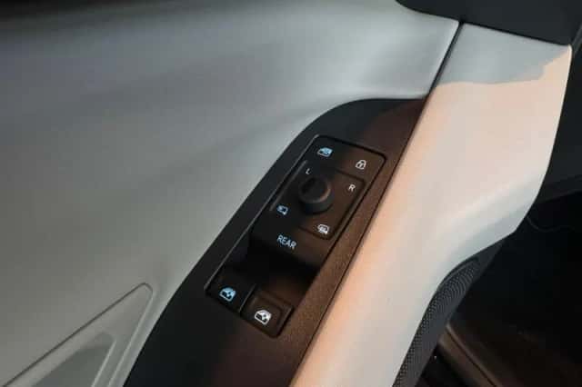 Ford Explorer (2026) thumbnail 16