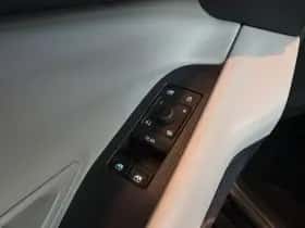 Ford Explorer thumbnail 16