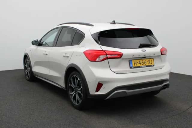 Ford Focus (2020) thumbnail 2