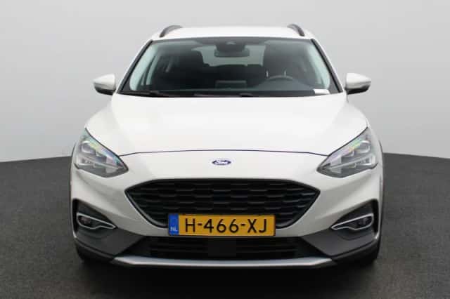 Ford Focus (2020) thumbnail 3