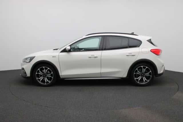Ford Focus (2020) thumbnail 4