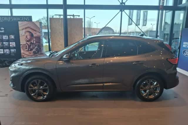 Ford Kuga (2021) thumbnail 3