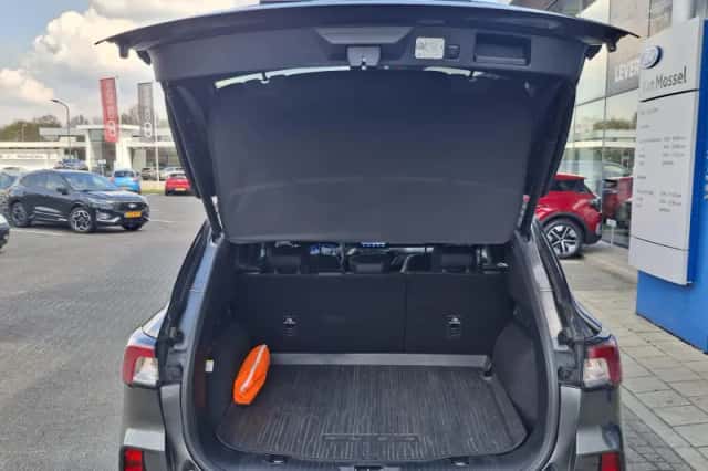 Ford Kuga (2022) thumbnail 10