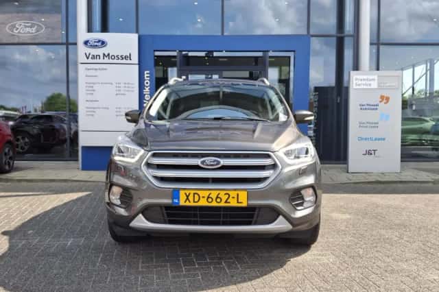 Ford Kuga (2018) thumbnail 2