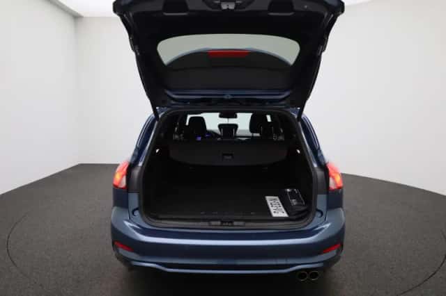 Ford Focus (2022) thumbnail 11