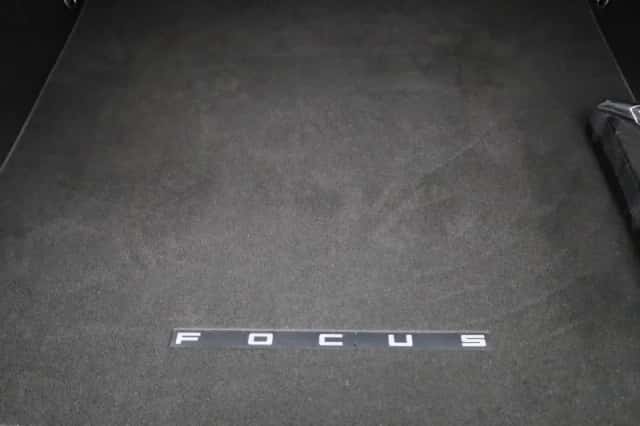 Ford Focus (2022) thumbnail 12